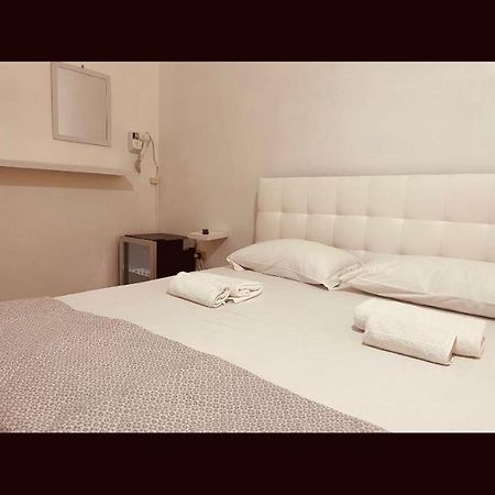 Hostel Bb La Fenice Неаполь Экстерьер фото