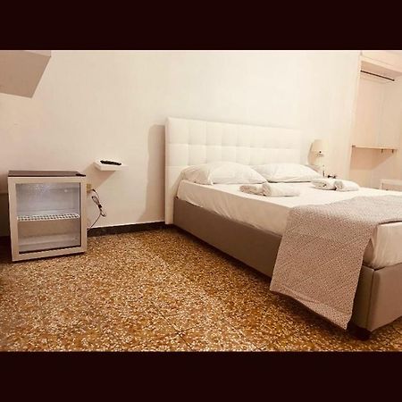 Hostel Bb La Fenice Неаполь Экстерьер фото